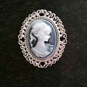 Costume cameo brooch